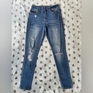 Arizona Jean Co high rise skinny ripped jeans size 3